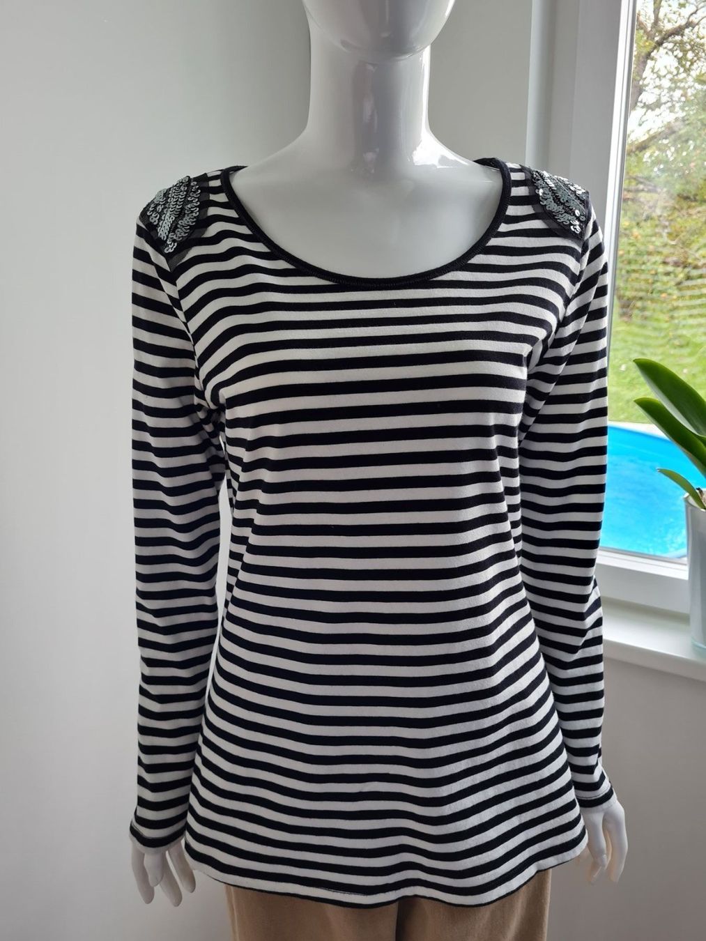 T-shirt: Shirt – Usato da Schaffhausen venduto da Catboot01