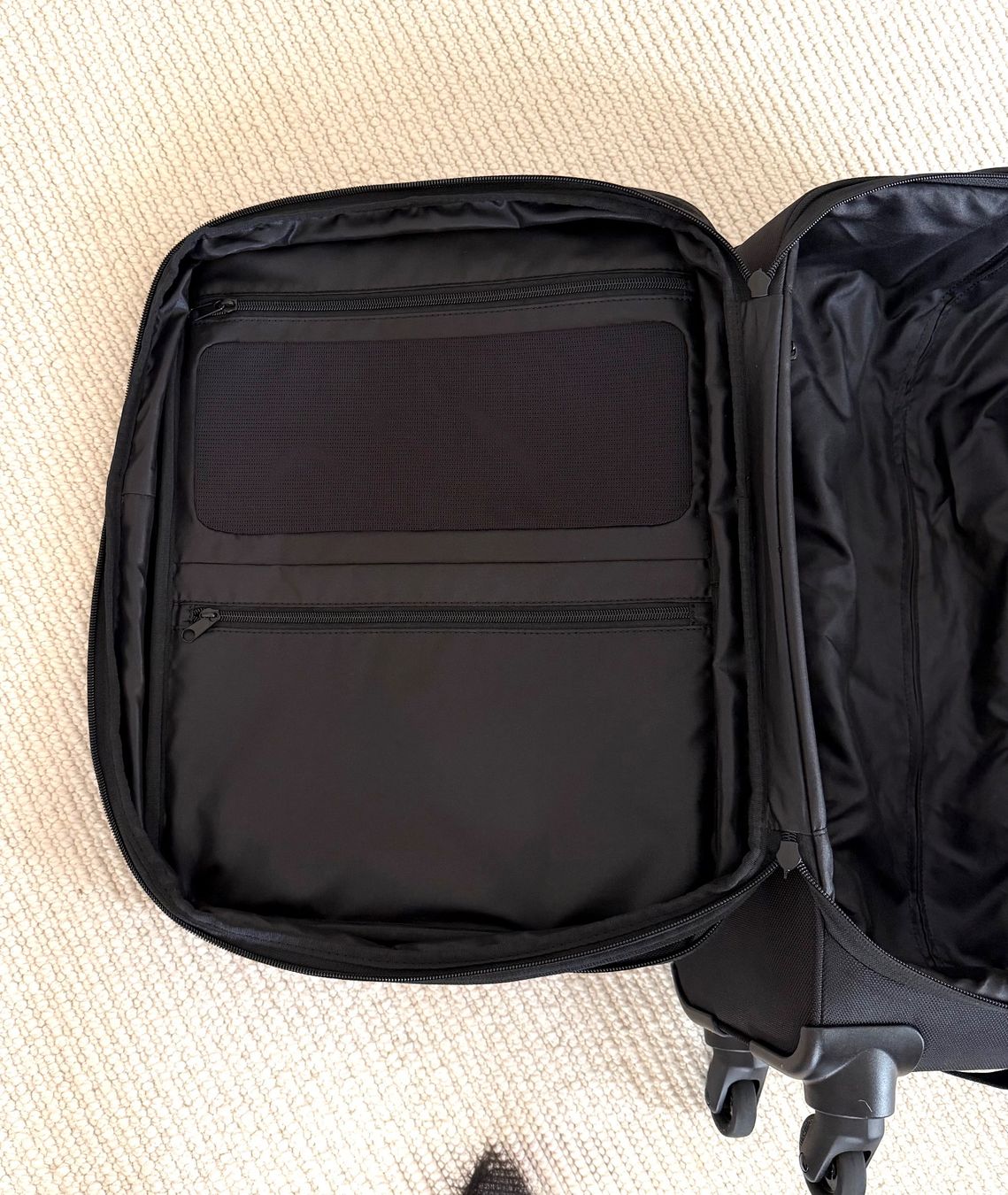 Altro in Aeronautica: petite valise Titleist à roulettes – Nuovo (secondo la descrizione) da Genève venduto da flocon06 5