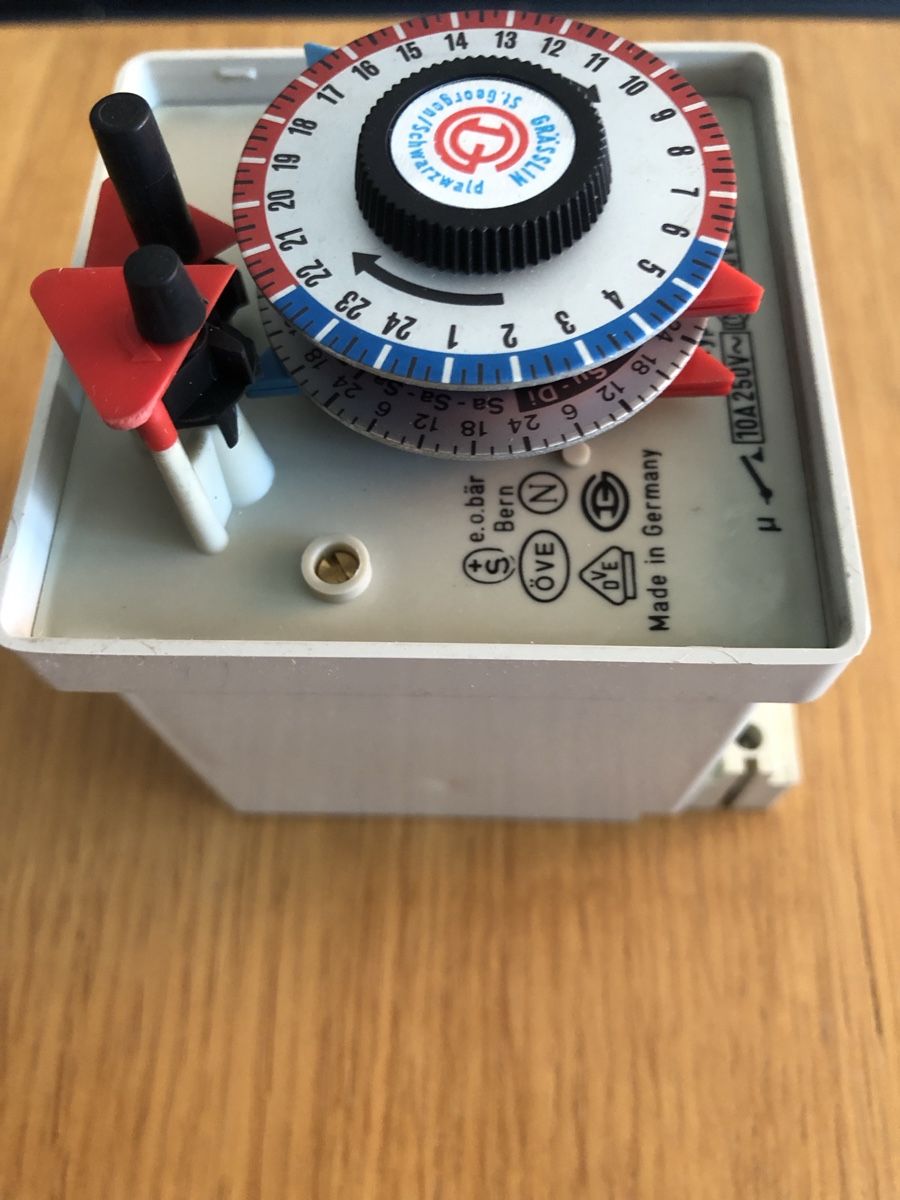 Componenti elettronici: Grässlin Zeitschaltuhr neuwertig – Nuovo e nell'imballaggio originale da Vogelsang AG venduto da villa9 2