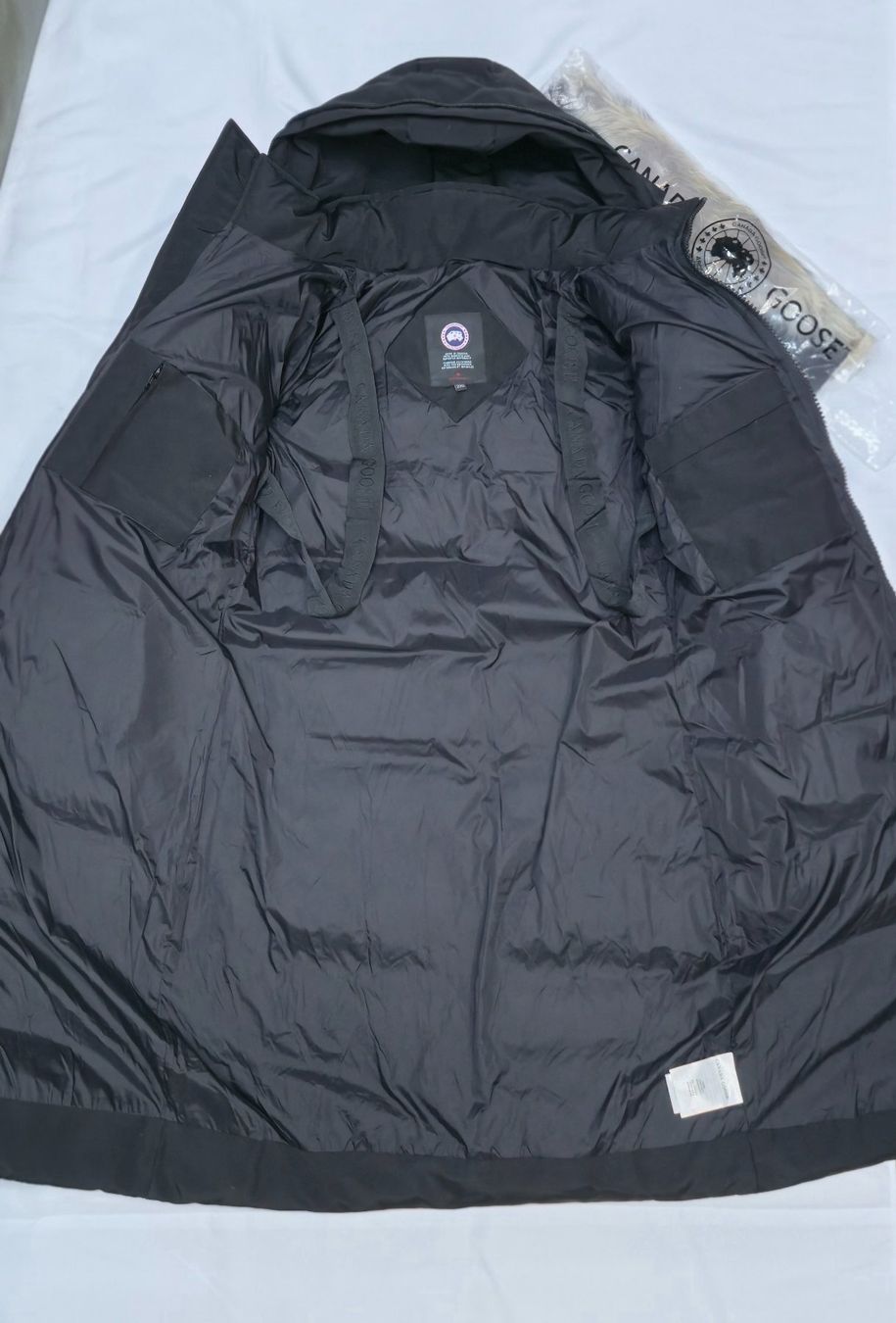 Canada Goose Mäntel: Canada Goose Mystique Parka Gr. 2XL – Neu und originalverpackt aus Löhningen von Sanmyk 3