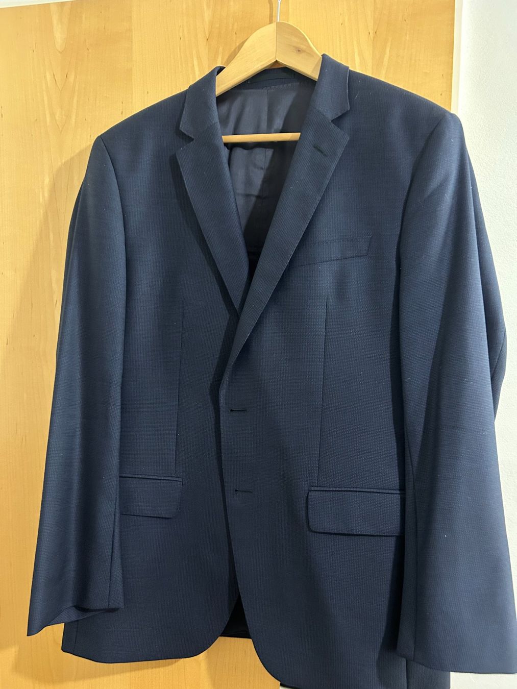 Hugo Boss Costumes, combinaisons de sport et fonctionnelles: Boss 3 piece suit 52 – D'occasion à Itingen par bra_c7hw