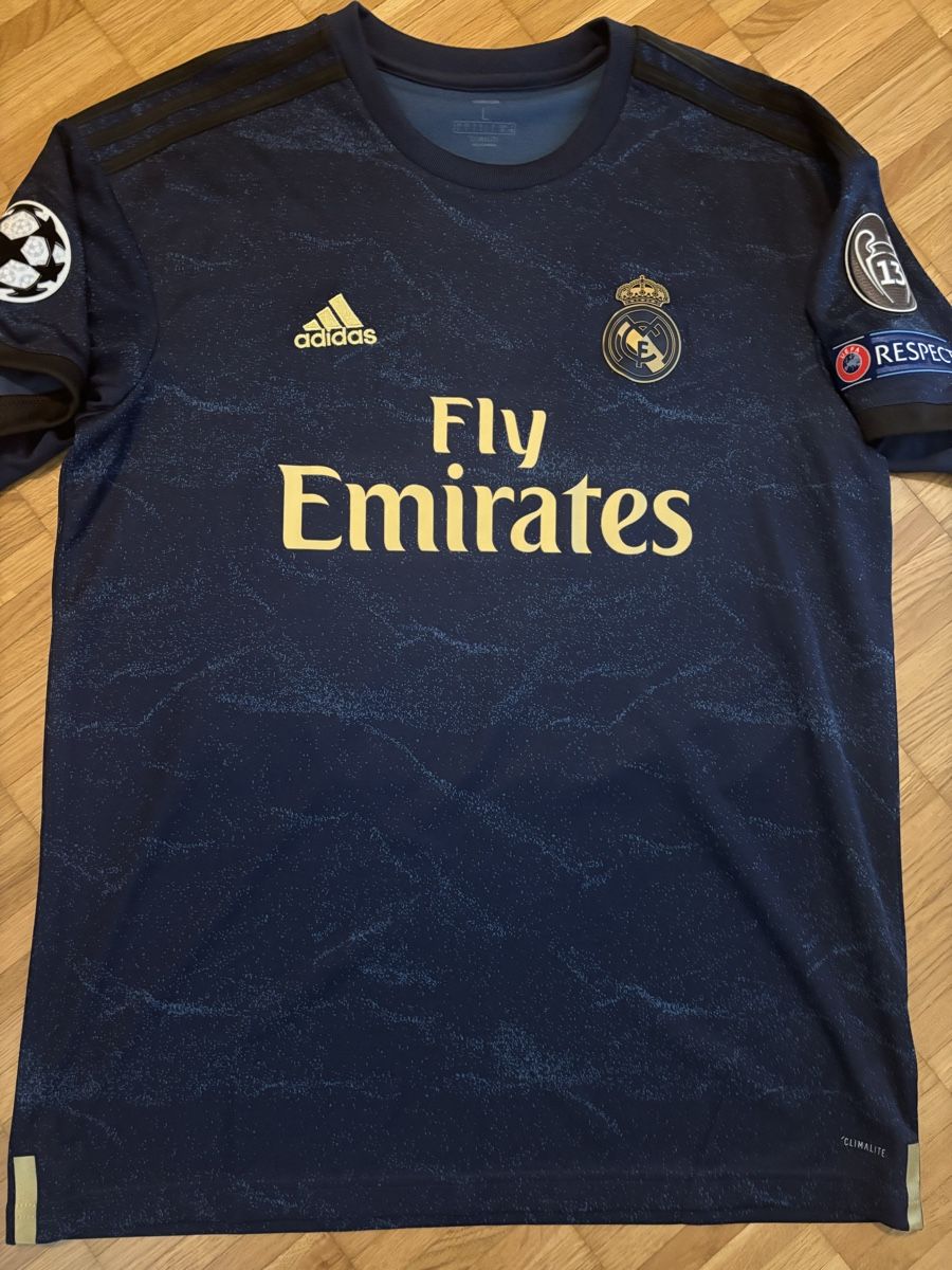 Adidas Canottiere & Pantaloni: Real Madrid Trikot Valverde – Usato da Zürich venduto da ChampShirts 1