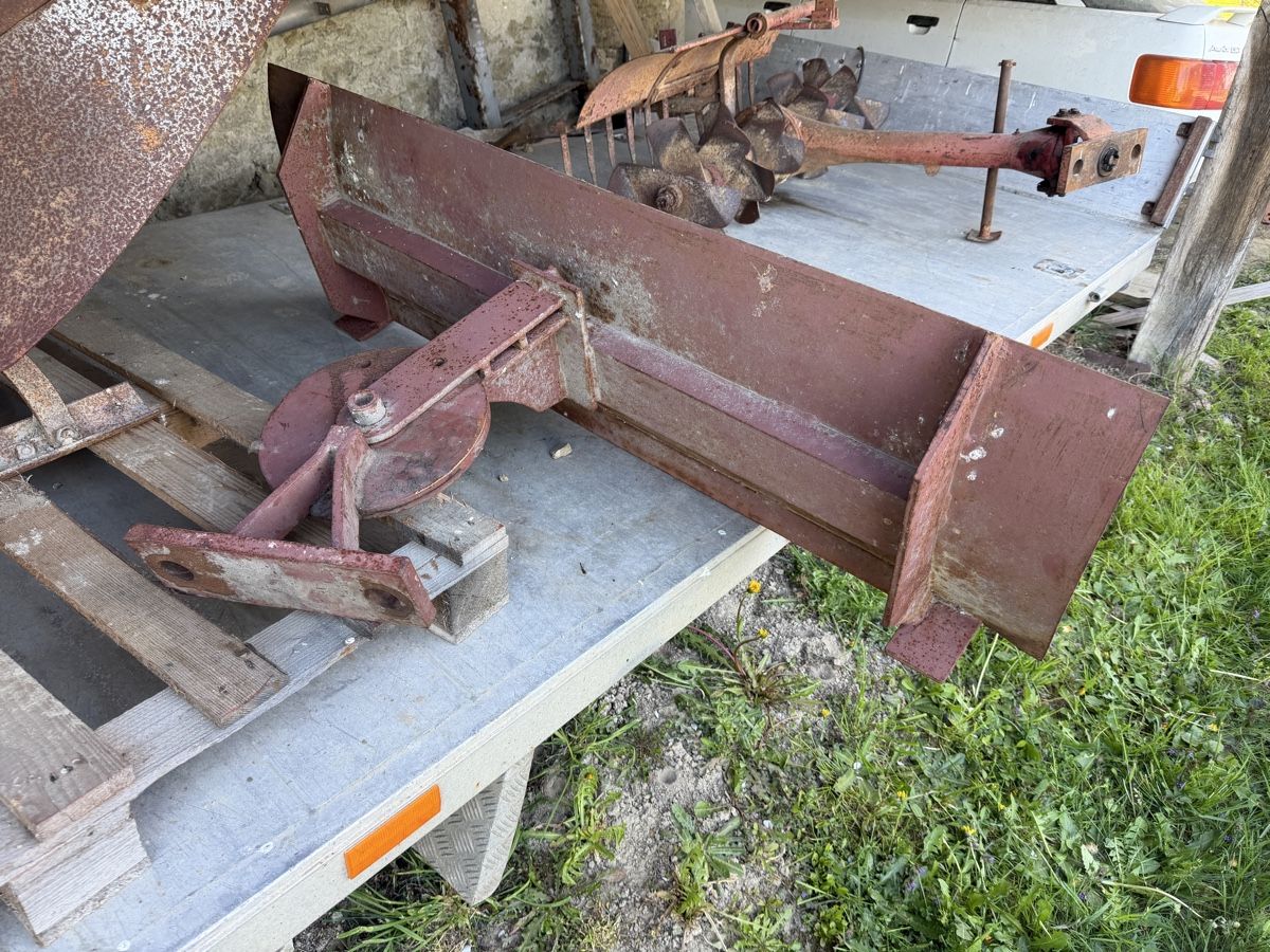 Bucher Tutte le macchine: Bucher KT 10 Anbaugeräte – Usato da Brügglen venduto da and_t8kd 4