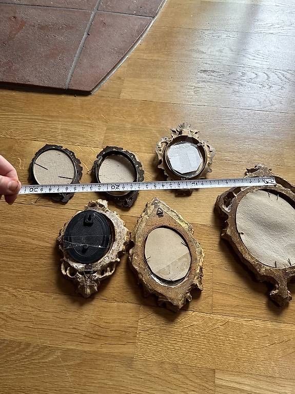 Cornici: 6 antike Bilderrahmen Holz Metall Spiegel – Usato da Basel venduto da Joshy03 1