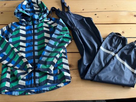 Reima Regenjacke / Jacke & Regenhose 140/146