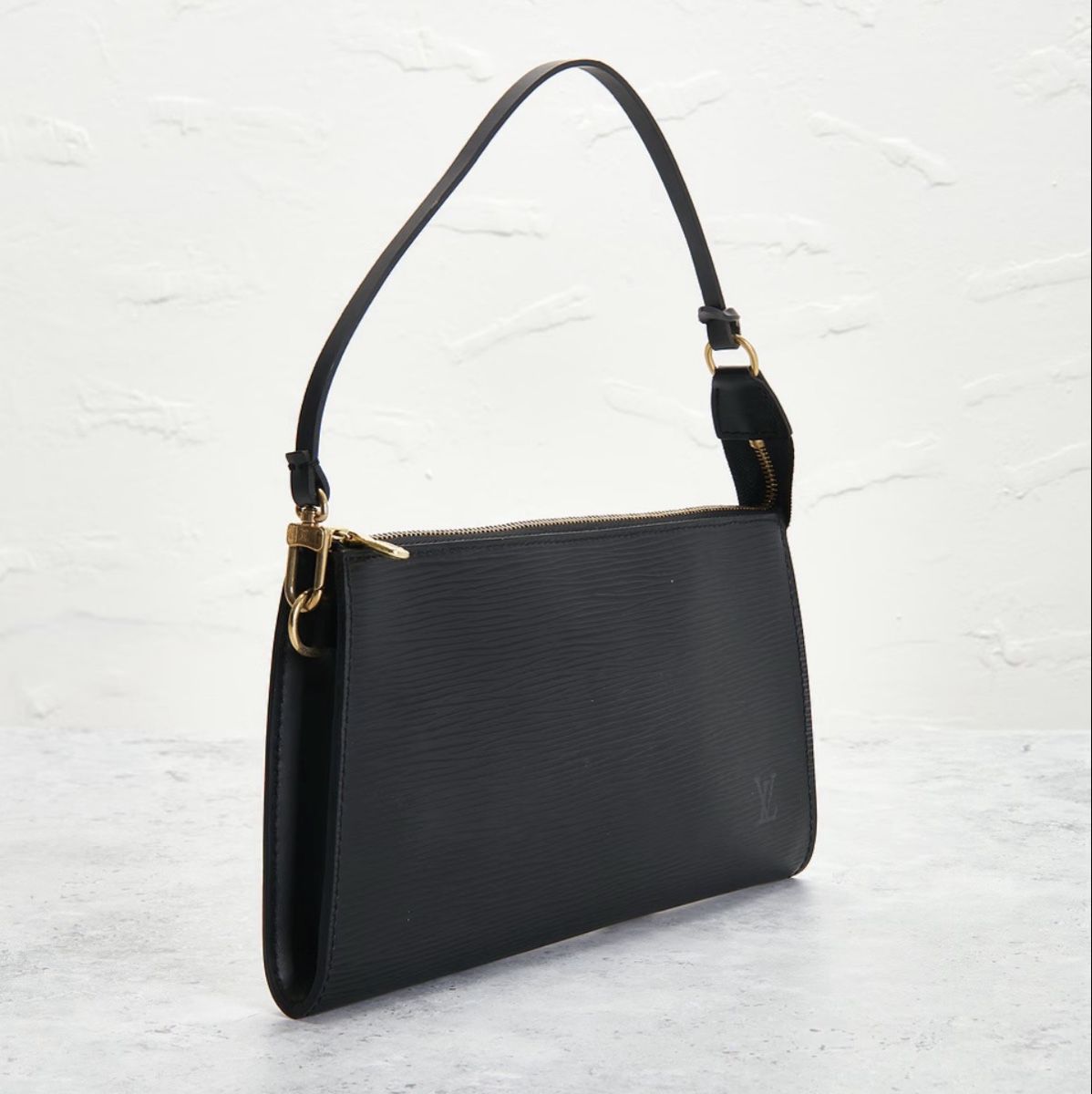 Louis Vuitton Borse da donna: LOUIS VUITTON Pochette Handbag Epi – Nuovo (secondo la descrizione) da Zollikon venduto da houseofsamar