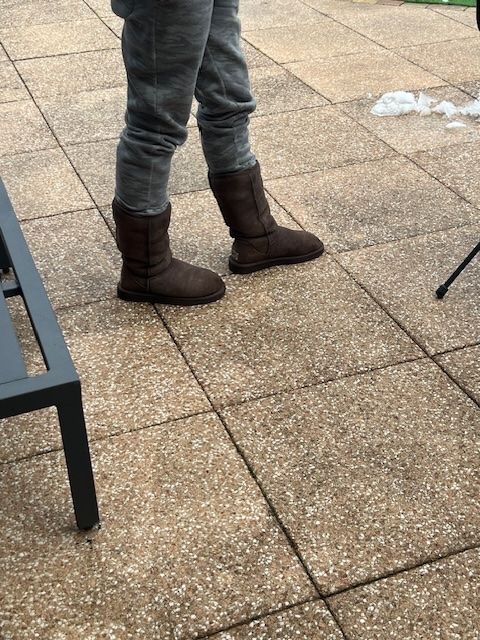 Ugg Chaussures femmes: UGG Bottes fourrées – D'occasion à Genève par cumunel 1
