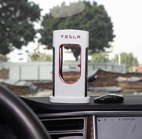 Caricabatterie: Mini Tesla Supercharger Powerbank – Nuovo e nell'imballaggio originale da Dietikon venduto da e-car-shop.schweiz 6