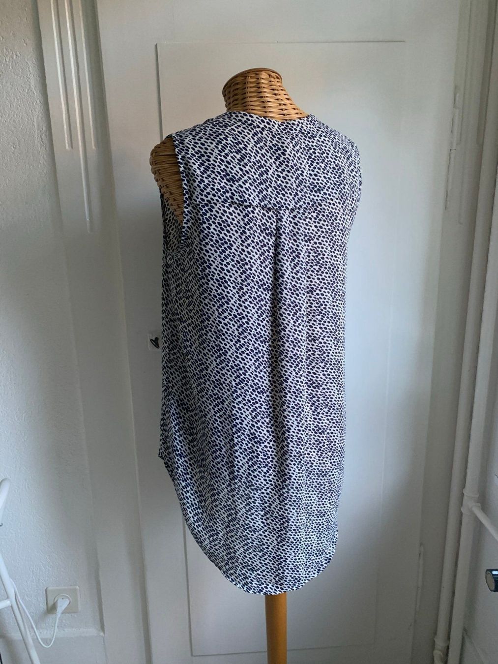 H&M Chemisiers: Blusen-Longtop blau-weiss gemustert - 38 – D'occasion à Zürich par Diazaio 3