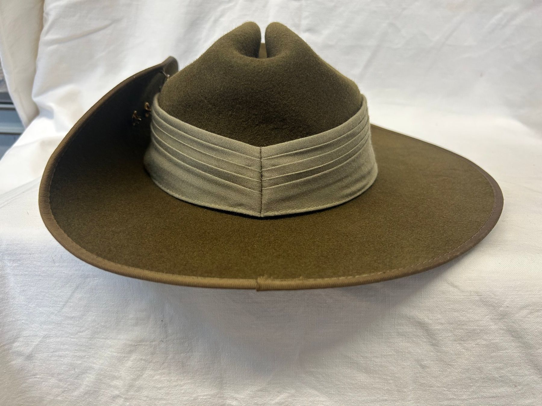 Uniformi: Australische Armee, Slouch-Hat, Grösse 58 – Usato da Sarmenstorf venduto da zefplupo 1