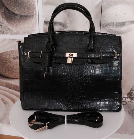 Tasche b