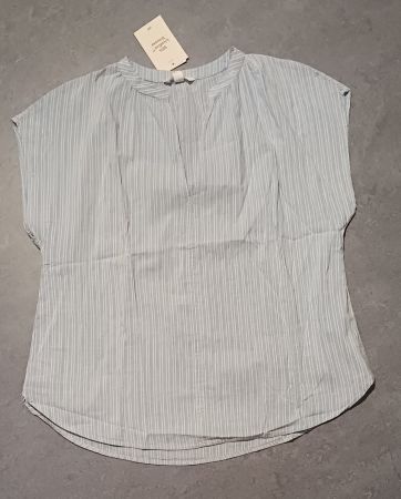 T-Shirt Gr. M hellblau/weiss NEU passt eher für Gr. L