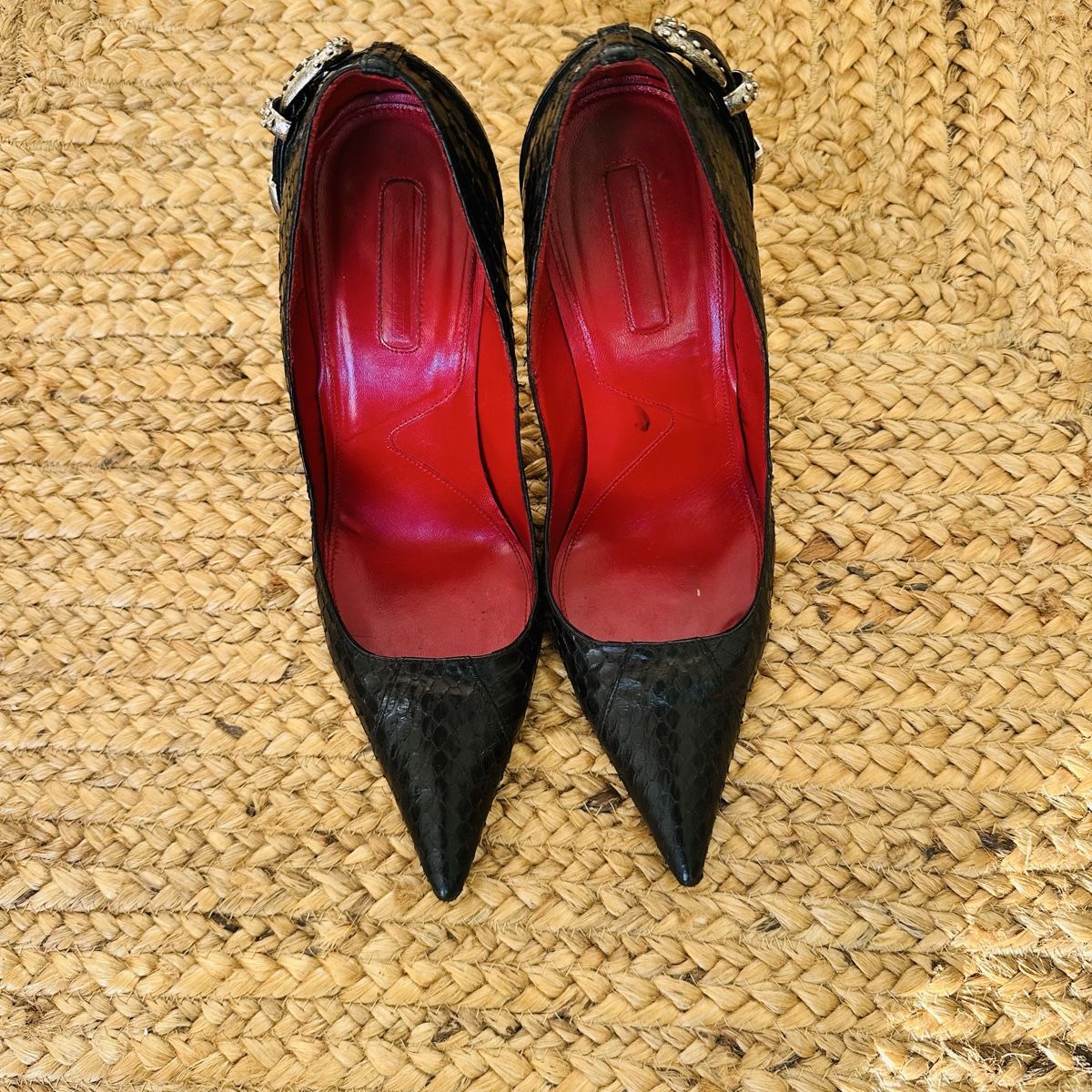 Chaussures femmes: Décolleté Cesare Paciotti nero pitone – D'occasion à Cureglia par myr_9v25