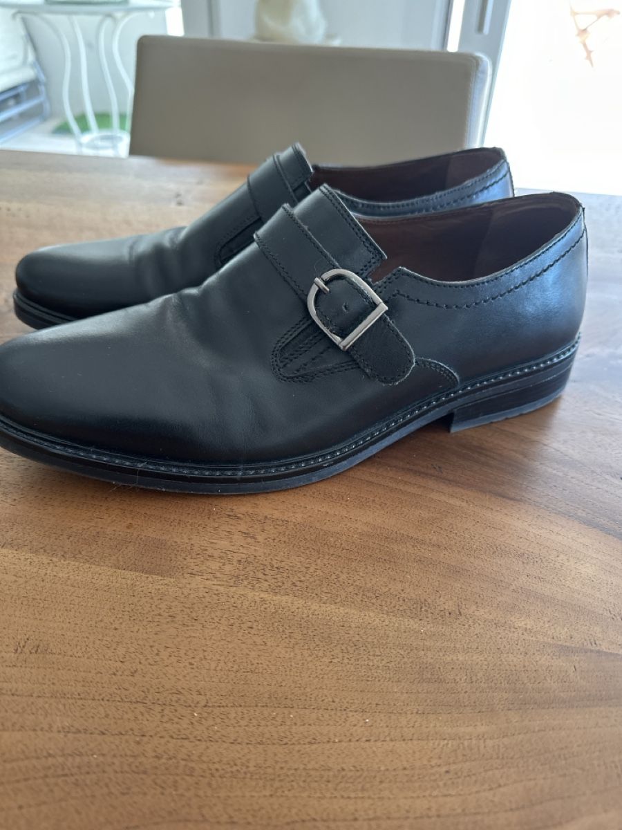Scarpe da uomo: Herrenschuh 43 schwarz – Nuovo (secondo la descrizione) da S. Antonino venduto da Swissbutler