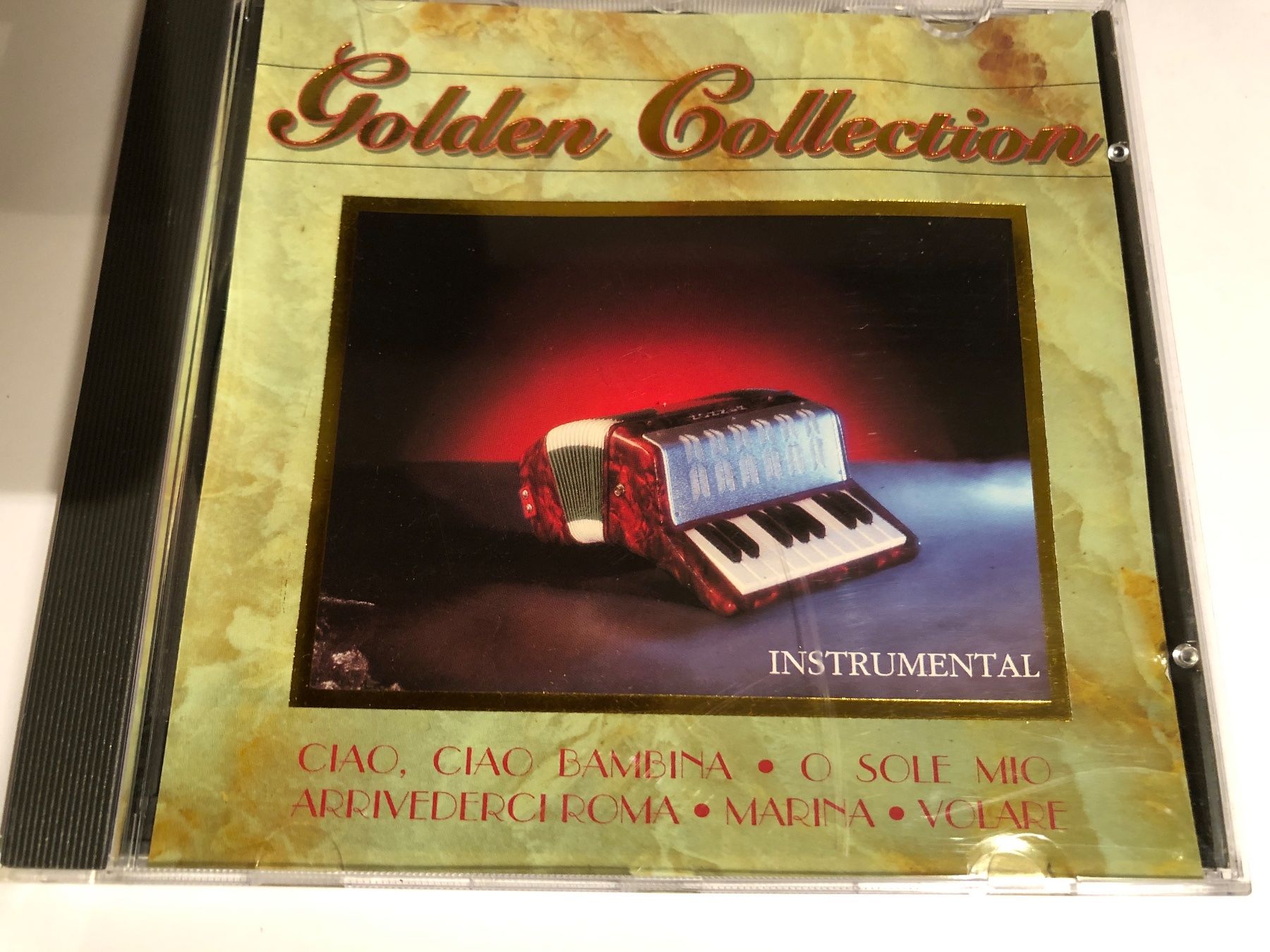 CD: Golden Collection Accordeon – Usato da Arth venduto da Vrecam51
