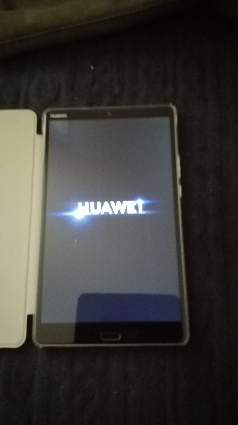 Huawei Tablet PC: Huawei M5 8,4" LTE – Usato da Meggen venduto da Malecifent 1