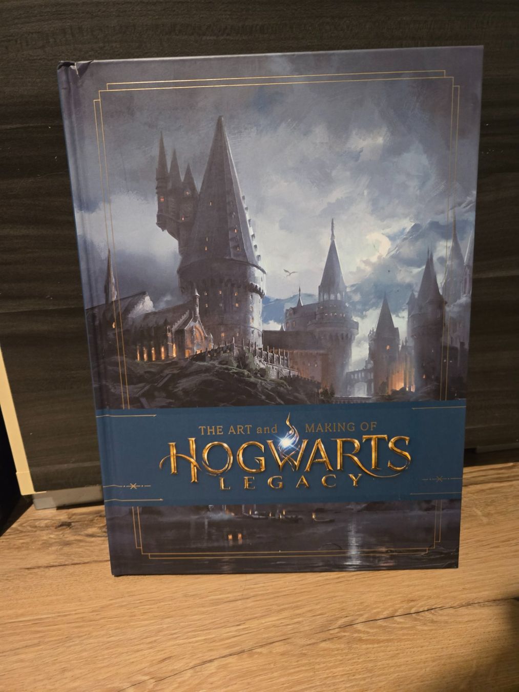 Bücher: Hogwarts Legacy making of Buch – Gebraucht aus Rüdtligen von Second2299
