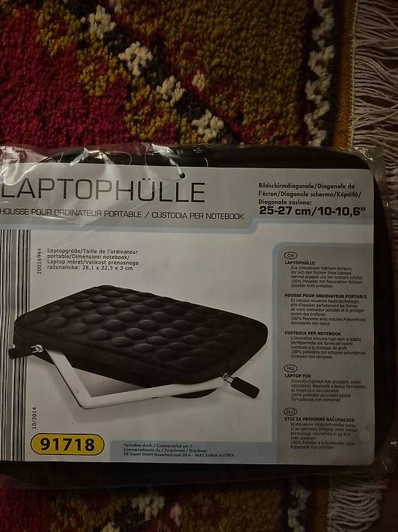 Covers & Borse: laptophülle  – Usato da Dottikon venduto da Strizzi15