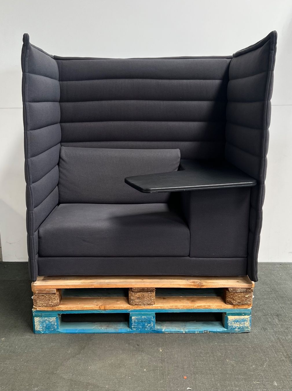 Vitra Sofas: 014 VITRA Alcove Work Highback Sofa – D'occasion à Wangen an der Aare par TBYN