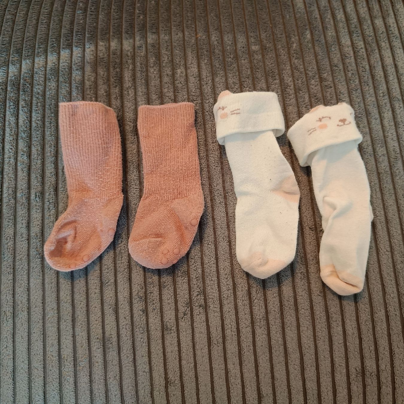 Calze per bambini: Socken Newborn  – Usato da Jaberg venduto da urig17.