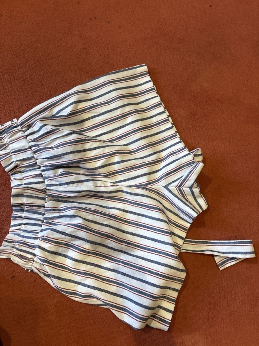 Bershka Pantaloni: Gestreifte Shorts – Usato da Affoltern am Albis venduto da tam_5vn5