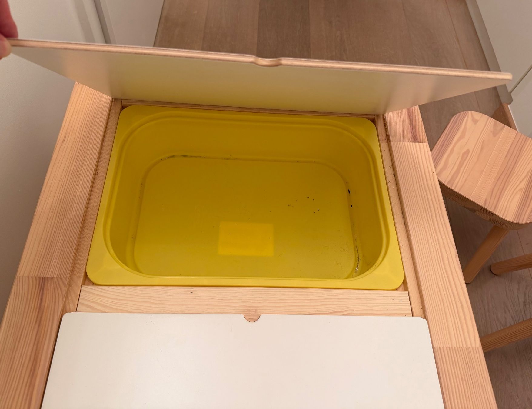 Ikea Tischset: Table enfant avec 2 tabourets et bacs derangement – Gebraucht aus Plan-les-Ouates von jac_8n8y 2