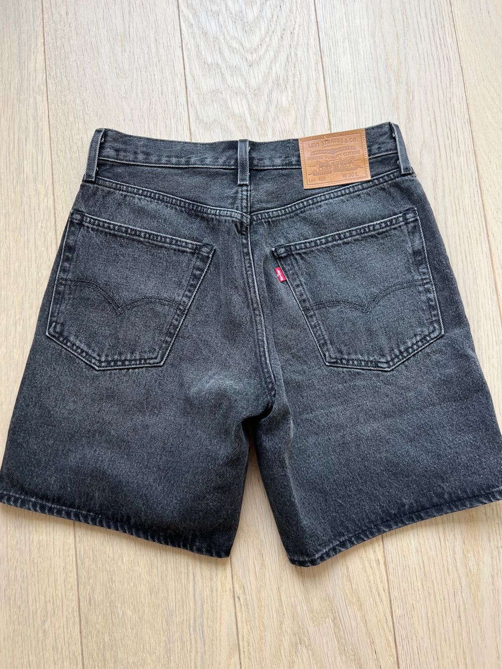 Levi's Jeans: Short Levis 468 Taille 30 – Nuovo (secondo la descrizione) da Neuchâtel venduto da jon_588l 1