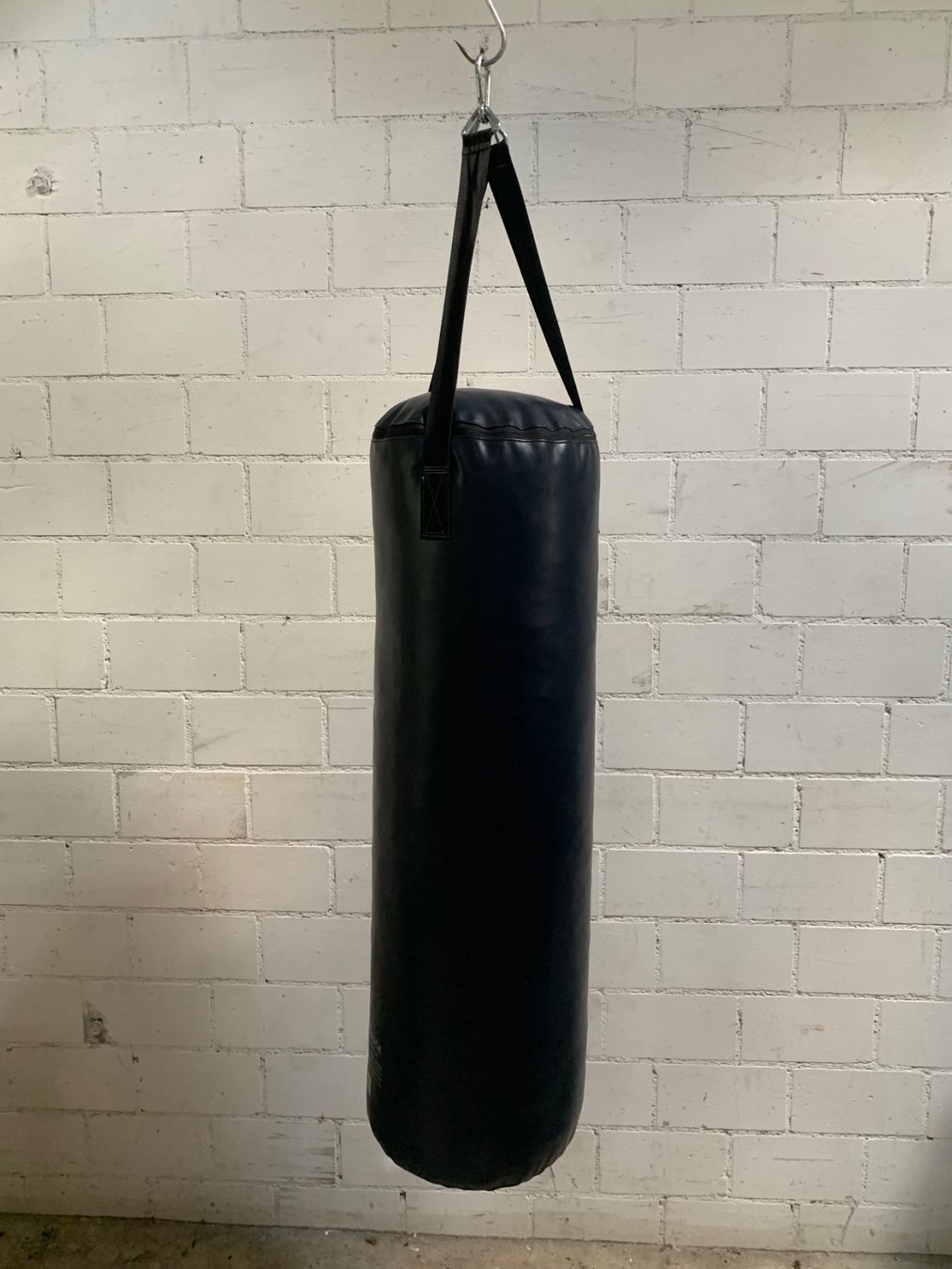 Decathlon Sacchi da boxe: Outshock Boxsack 100 cm, 20 Kilo mit Aufhängung – Usato da Wallisellen venduto da zappenduster 5