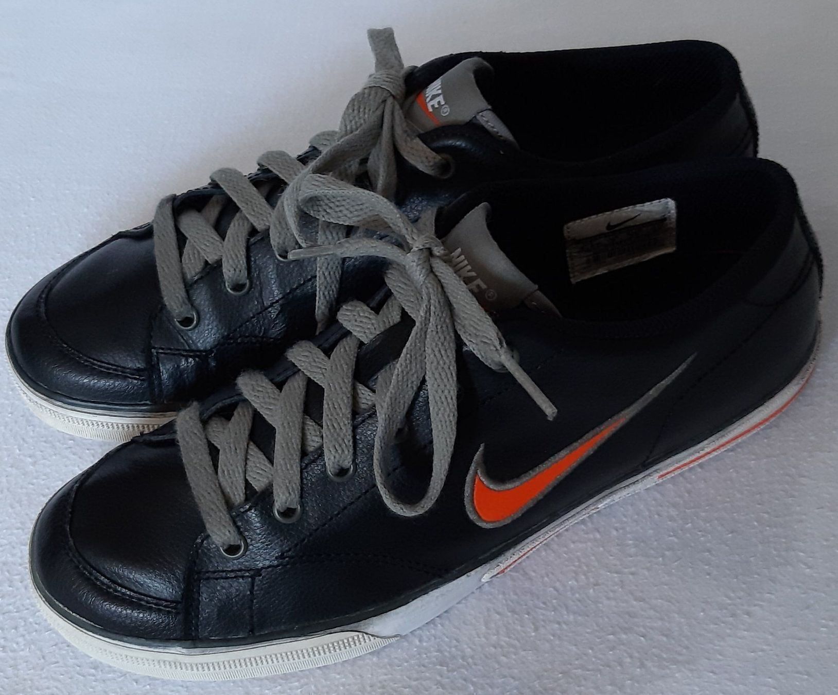 Nike Damenschuhe: NIKE Capri Lace Damen Schwarz Gr.38 – Gebraucht aus Seuzach von VT-Collections2 3