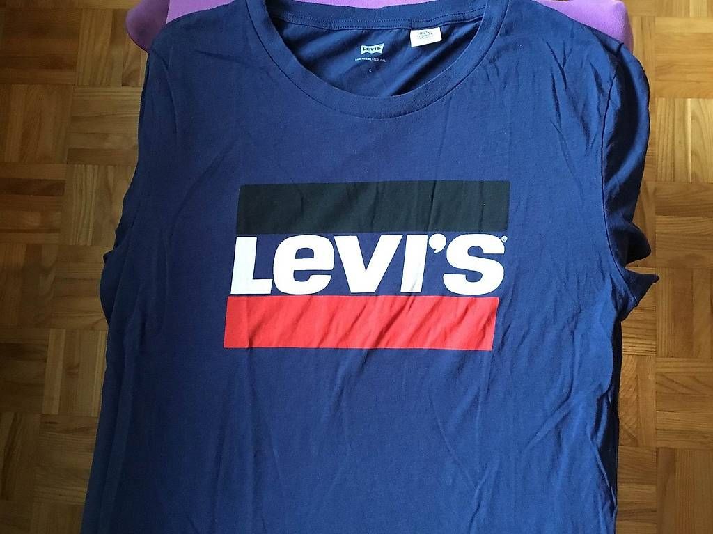 Levi's T-Shirts: T-shirt Levis - taille S – Gebraucht aus Icogne von cen_h97r 1