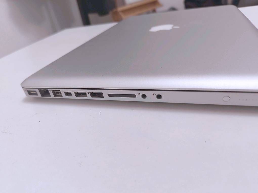 Apple Notebooks: MacBook Pro 2012  1000GB  lecteur CD – Gebraucht aus Fribourg von jst_79gb 1