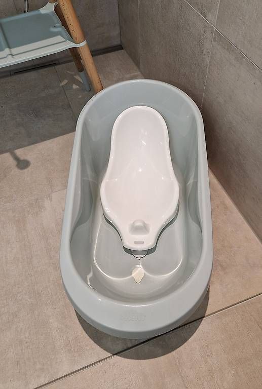 Vasche da bagno: Baby-Badewanne bébé-jou mit Ständer – Usato da Edlibach venduto da Overdog87 3