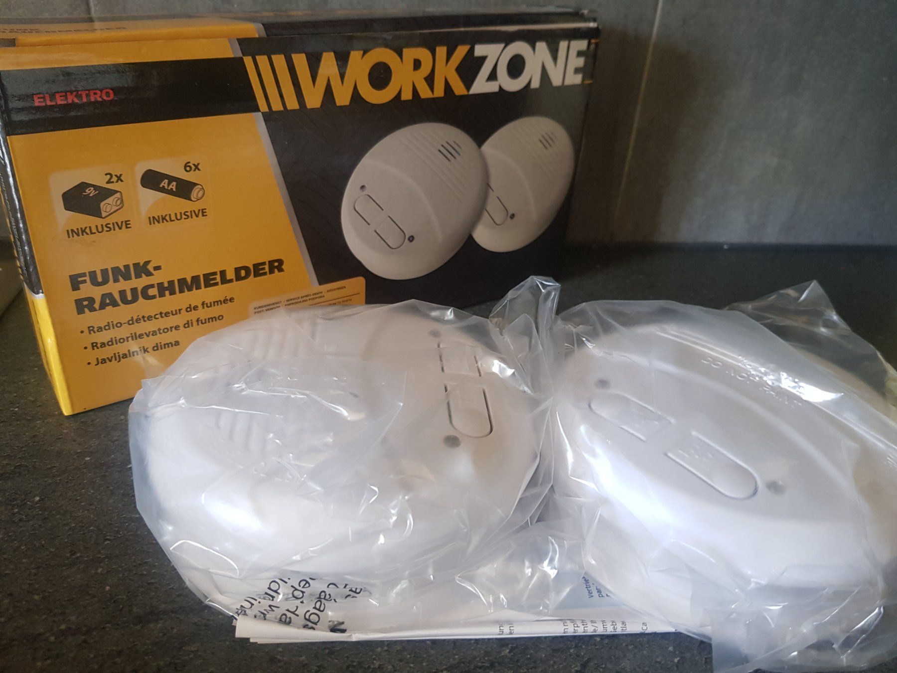 Systèmes d'alarme: Radio-détecteur de fumée WorkZone – Neuf avec emballage d'origine à Essertes par