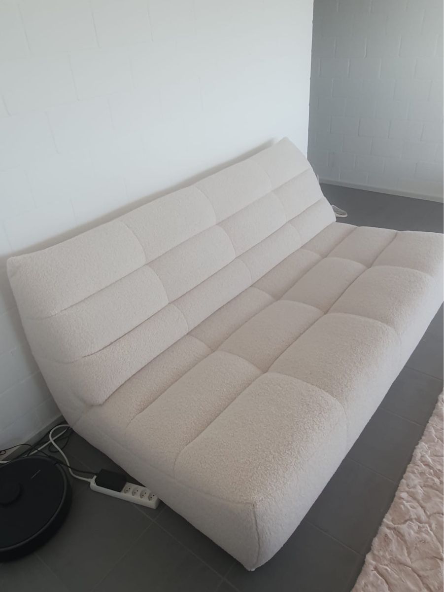 Sofas: Interio Sofa Bouclé – Gebraucht aus Zürich von Sul0ng