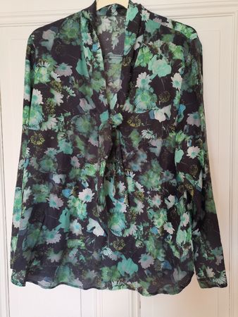 Florale Seidenbluse 