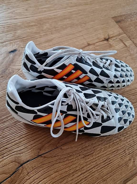 Scarpe per ragazzi: Fussballschuhe mit Stollen – Usato da Malans GR venduto da Summer22 1