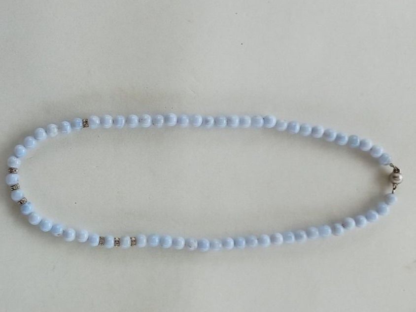 Catenine: Calcedon  hellblau, Halskette 42cm – Nuovo e nell'imballaggio originale da Winistorf venduto da acreativ 1