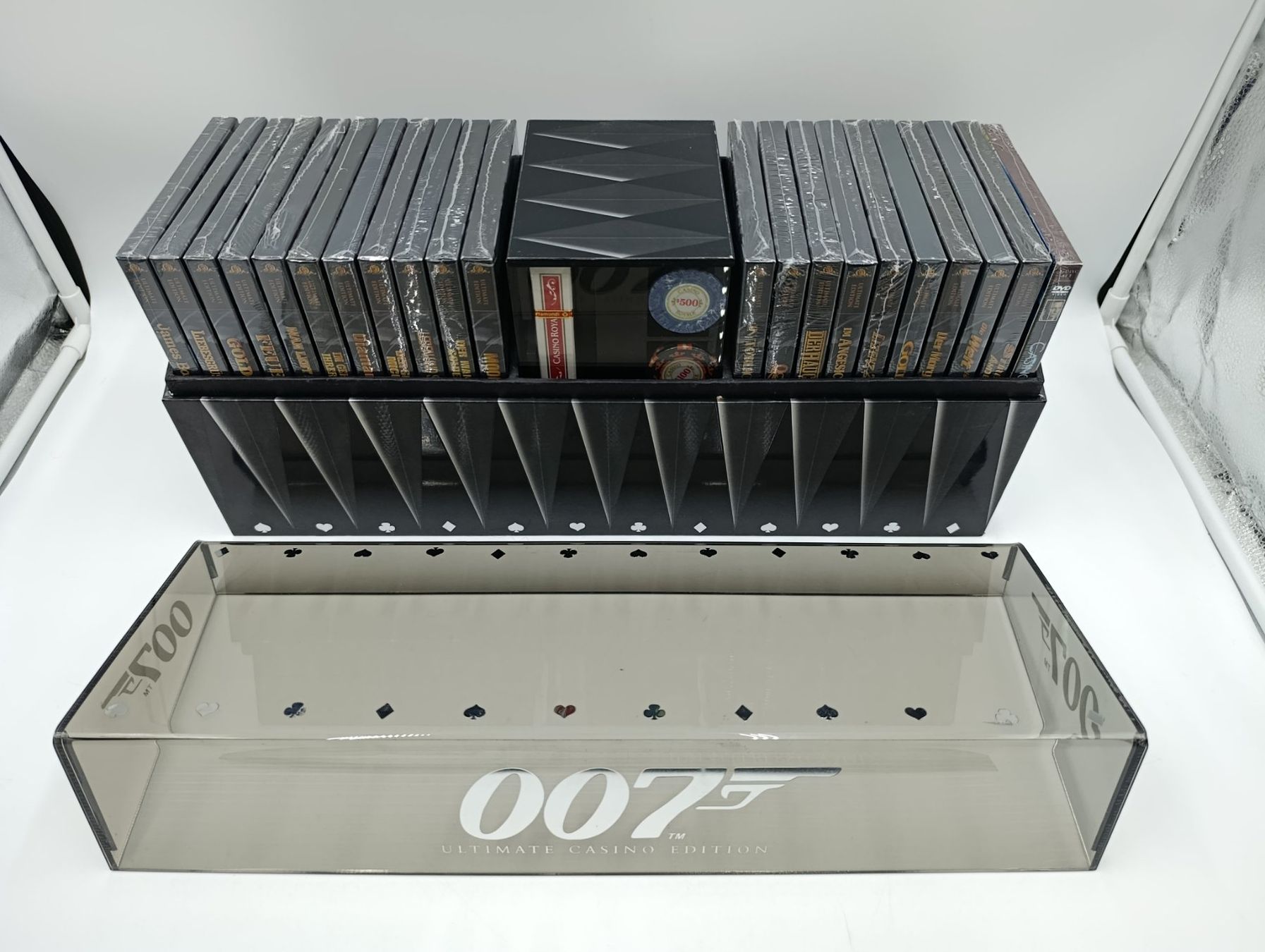 Tutti i DVDs: 007 Ultimate Casino Edition, 42 DVDs James Bond – Nuovo (secondo la descrizione) da Wil SG venduto da Donaldus 1