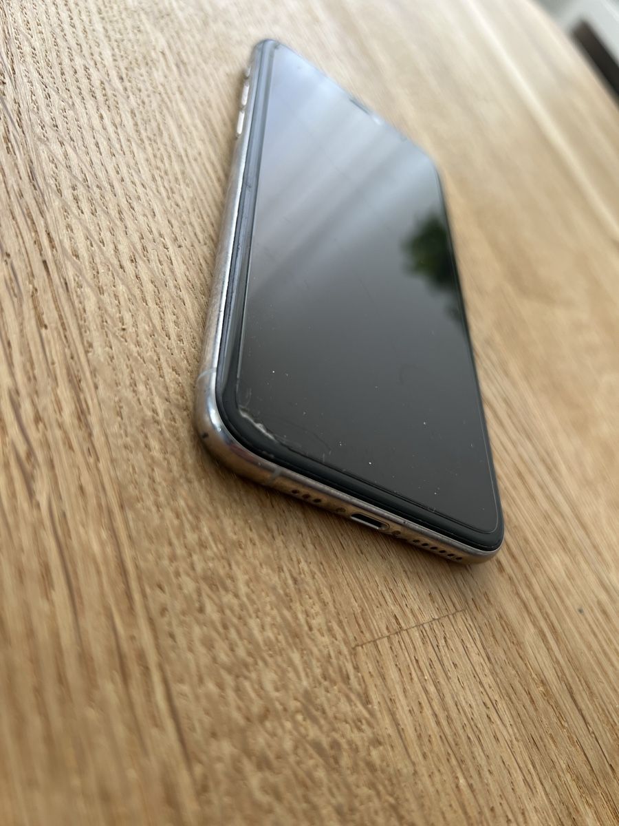 Apple Telefoni cellulari / Smartphones: iPhone 11 Pro - guter Zustand  – Usato da Zürich venduto da c.n.weiss 3