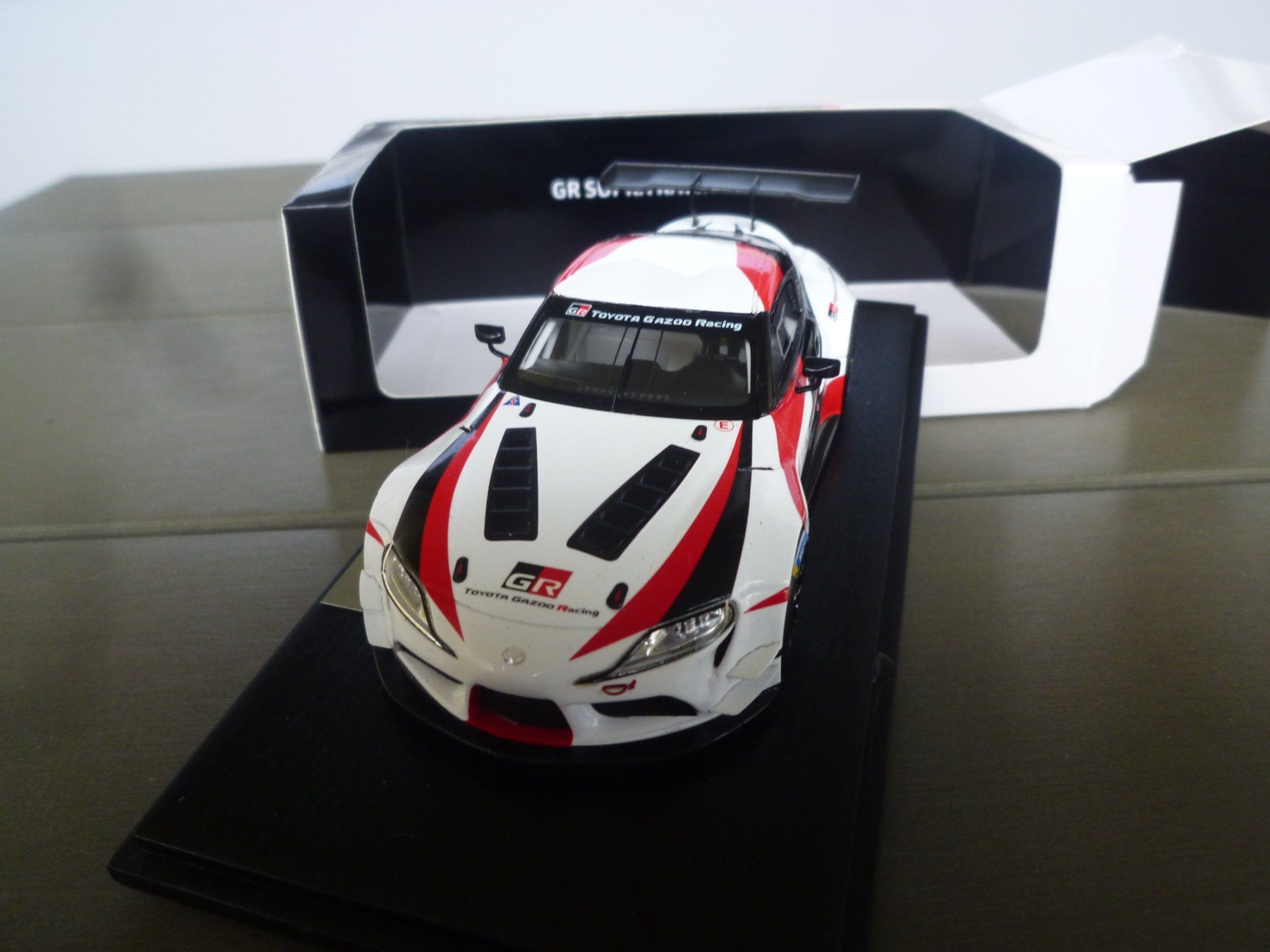Toyota Modellini d'auto: Toyota GR Supra Racing Concept – Nuovo e nell'imballaggio originale da Flawil venduto da Imperiosud 2