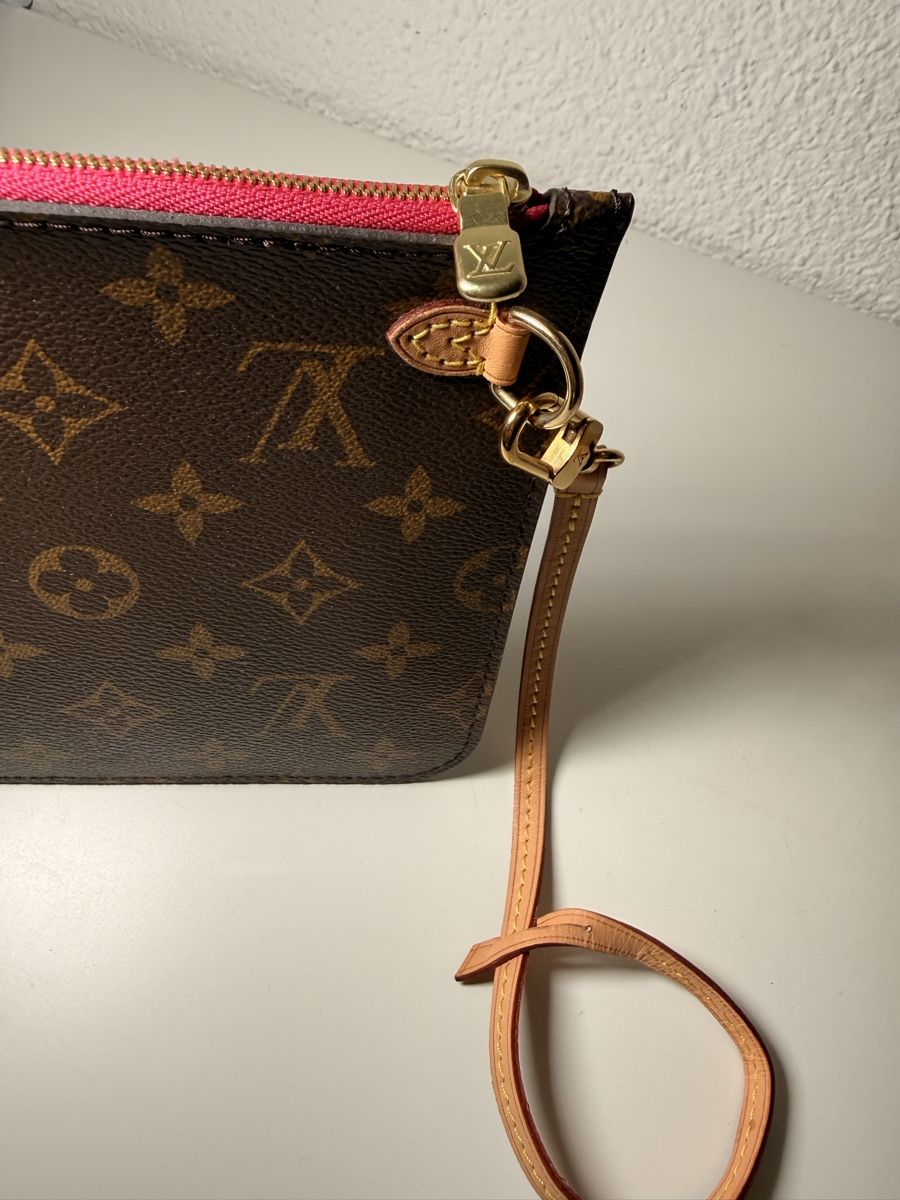 Louis Vuitton Borse: Louis Vuitton Pochette Monogram mit Lederband – Nuovo (secondo la descrizione) da Birmenstorf AG venduto da fon_dps2 2