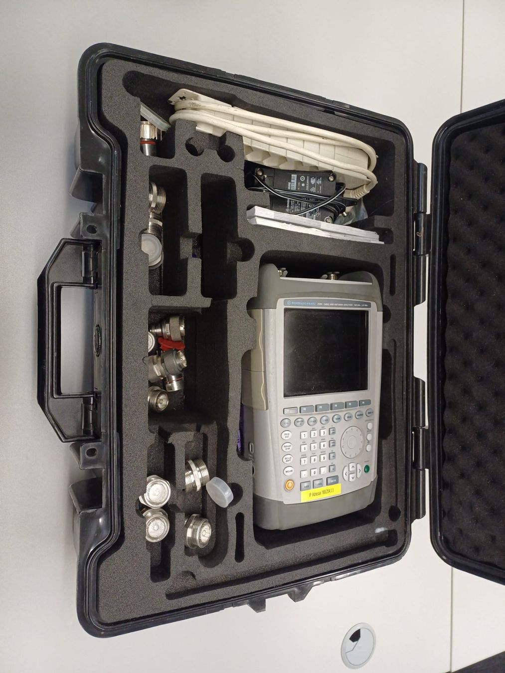 Misurare: Rohde & Schwarz ZVH4 Cable & Antenna Analyzer – Usato da Sursee venduto da Network_41AG 1
