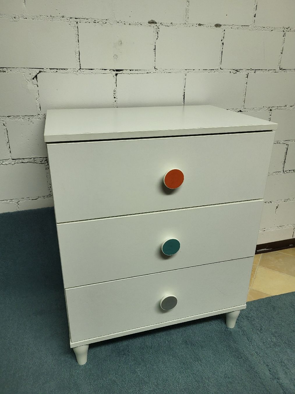Ikea Cassettiere: Ikea GODISHUS - Kommode mit Schubladen & Ikea KABBARP Beinen – Usato da Volketswil venduto da Gachmuret