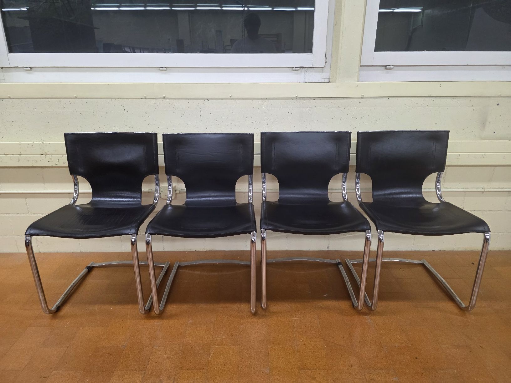 Arco Chaises: 4er Set Carlo Bartoli 920 Stühle - Freischwinger Arco – D'occasion à Lichtensteig par UsedINStore