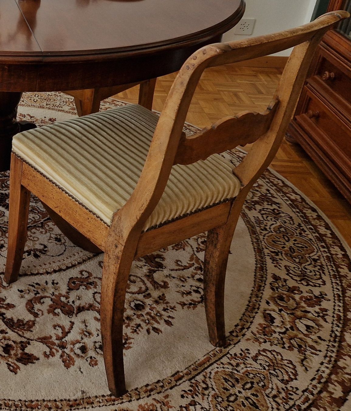 Sedie: 4 chaises bois de style velours beige – Usato da Pully venduto da Andalous