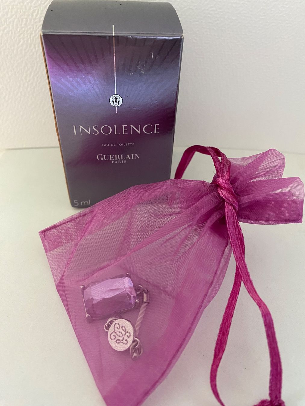 Guerlain Profumi & Eau de Toilette: Miniature Insolence et breloque Guerlain – Nuovo e nell'imballaggio originale da Bouveret venduto da wes_7zll 1