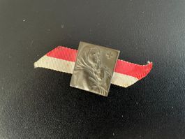 1.  August-Abzeichen (Pro Patria) 1951