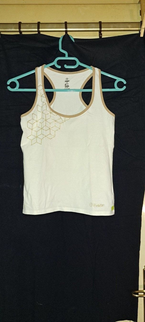 Top: Débardeur blanc contour paillette – Usato da Genève venduto da Axelle333 2