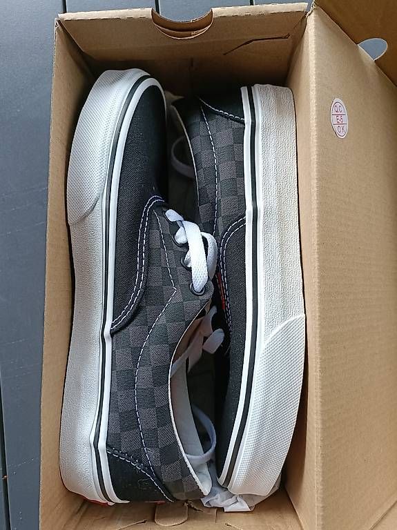 Herrenschuhe: Vans textile taille 36.5 – Gebraucht aus Monthey von ari_6vkp 1