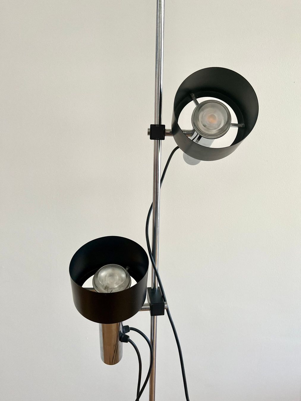 Lampade: Stehleuchte Chrom, Mid Century – Usato da Zürich venduto da luarca12 7